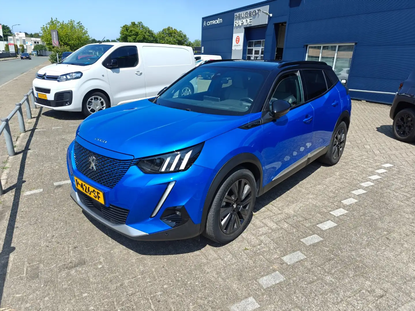 Peugeot e-2008 EV GT Pack 50 kWh | Achterbank in delen neerklapba Blauw - 1