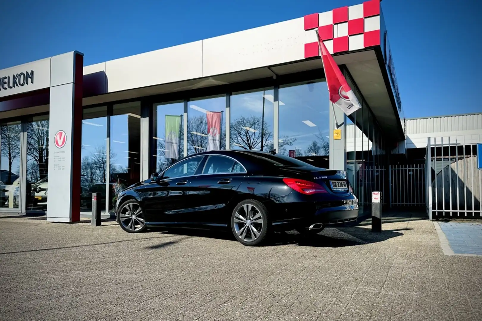 Mercedes-Benz CLA 180 Ambition / AIRCO / PARKEERSENSOREN / CRUISE Noir - 2