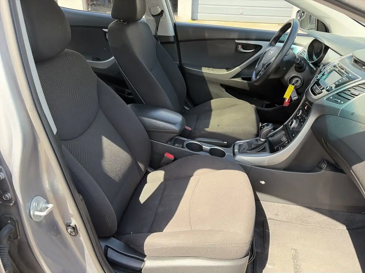 Hyundai ELANTRA снимка Hyundai ELANTRA