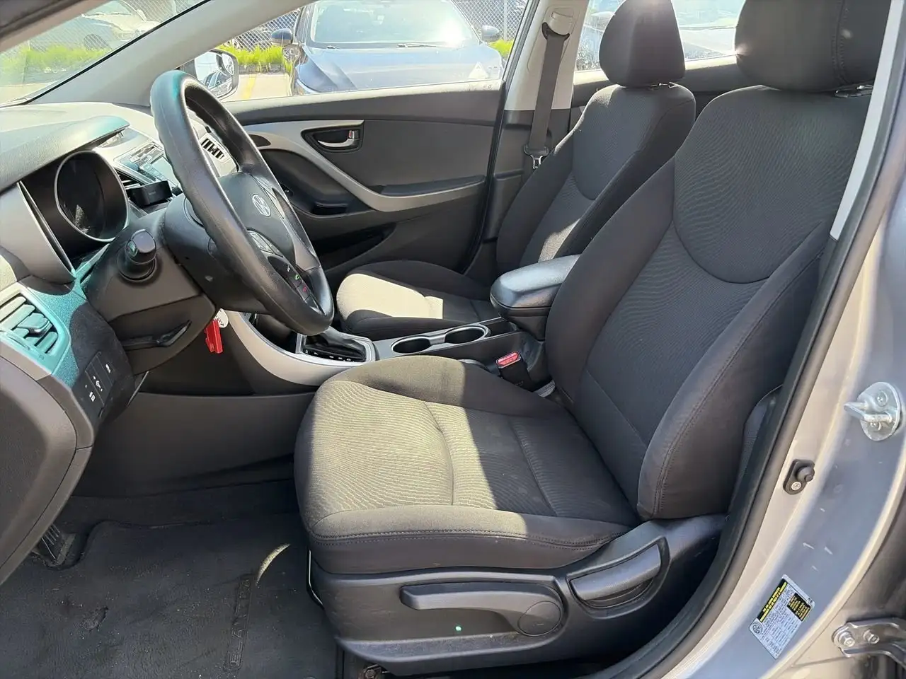 Hyundai ELANTRA снимка Hyundai ELANTRA