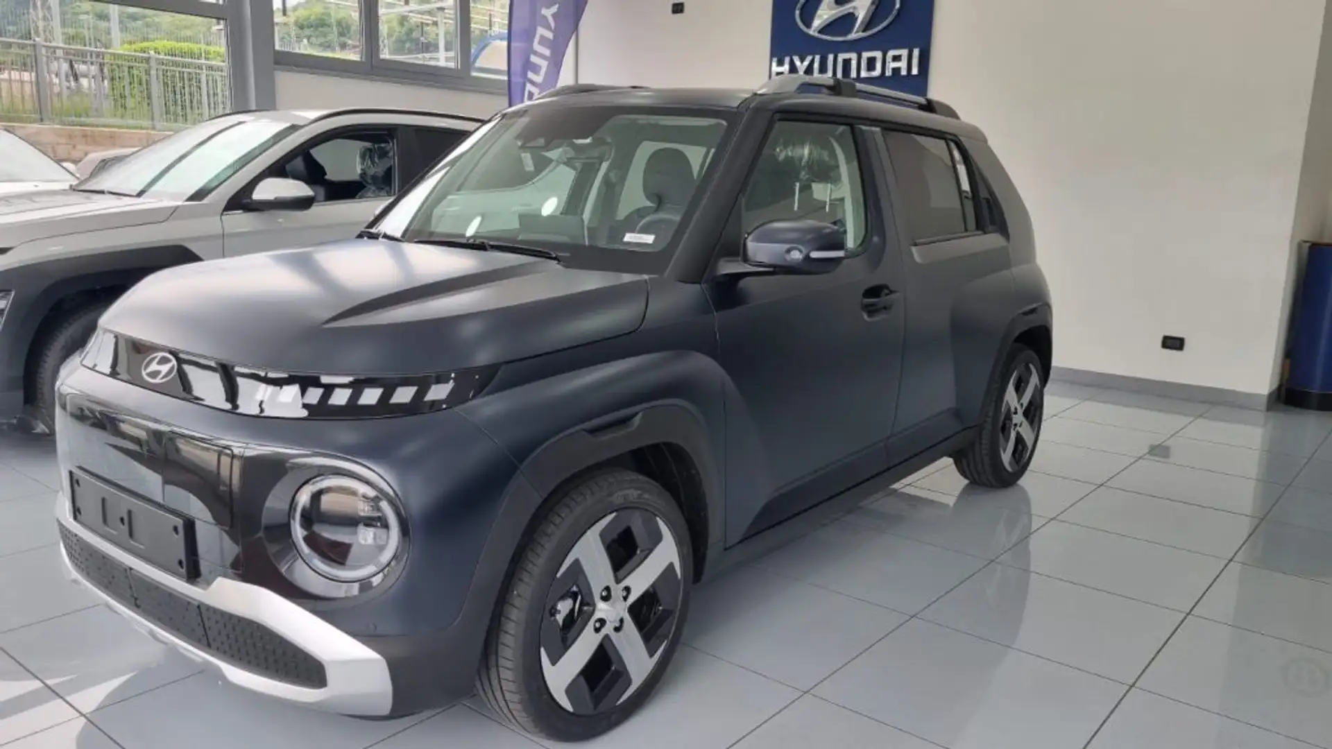 Hyundai Inster 49 kWh XClass Grigio - 1
