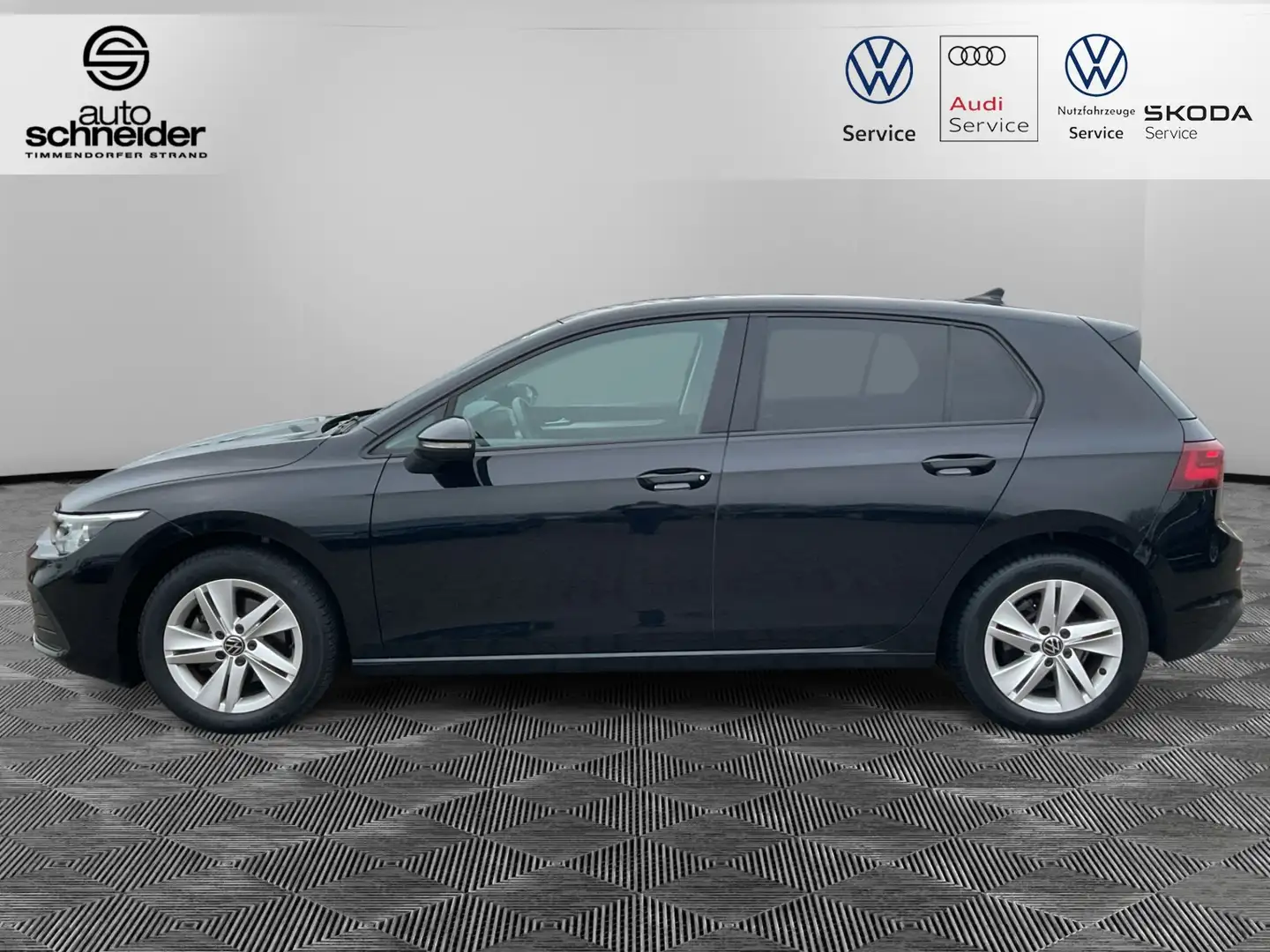 Volkswagen Golf VIII 1.5 TSI Life LED-Matrix Navi-Pro Sitzhzg APP- Zwart - 2