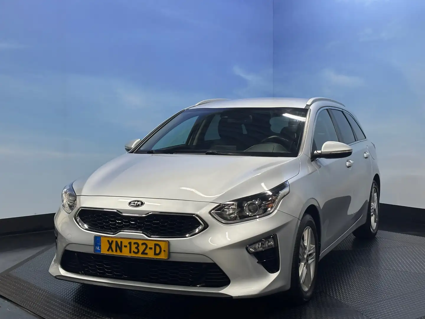 Kia Ceed SW / cee'd SW Sportswagon 1.0 T-GDi DynamicPlusLine Navi | Clima Gris - 2