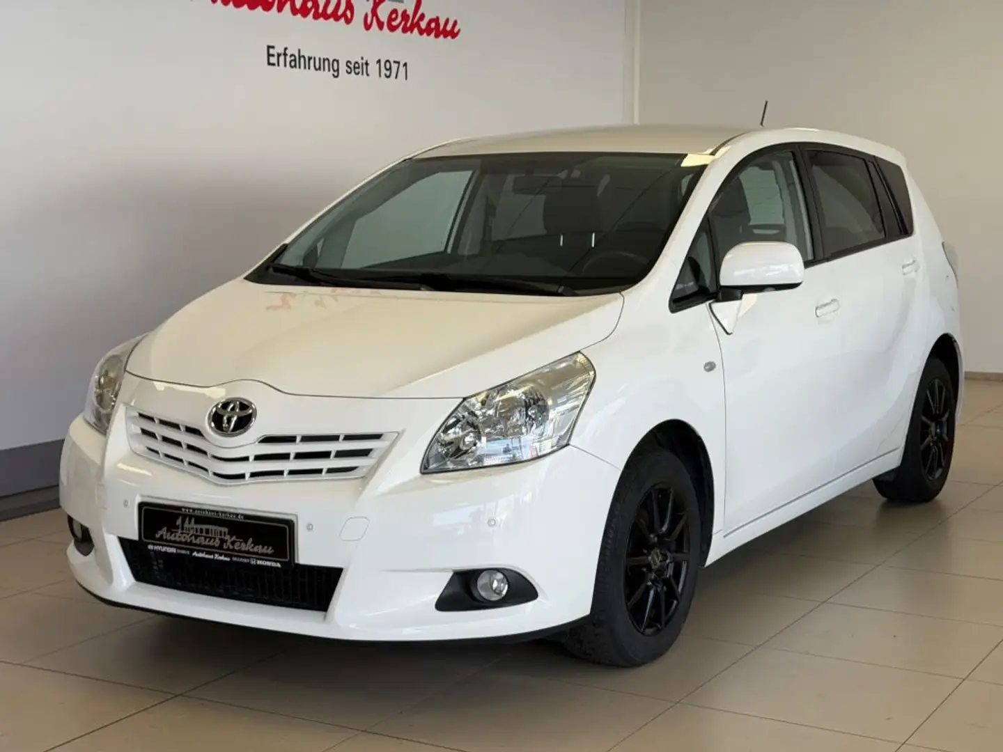 Toyota Verso 1.8 Travel + Garantie + AHK + Winterräder + Weiß - 2