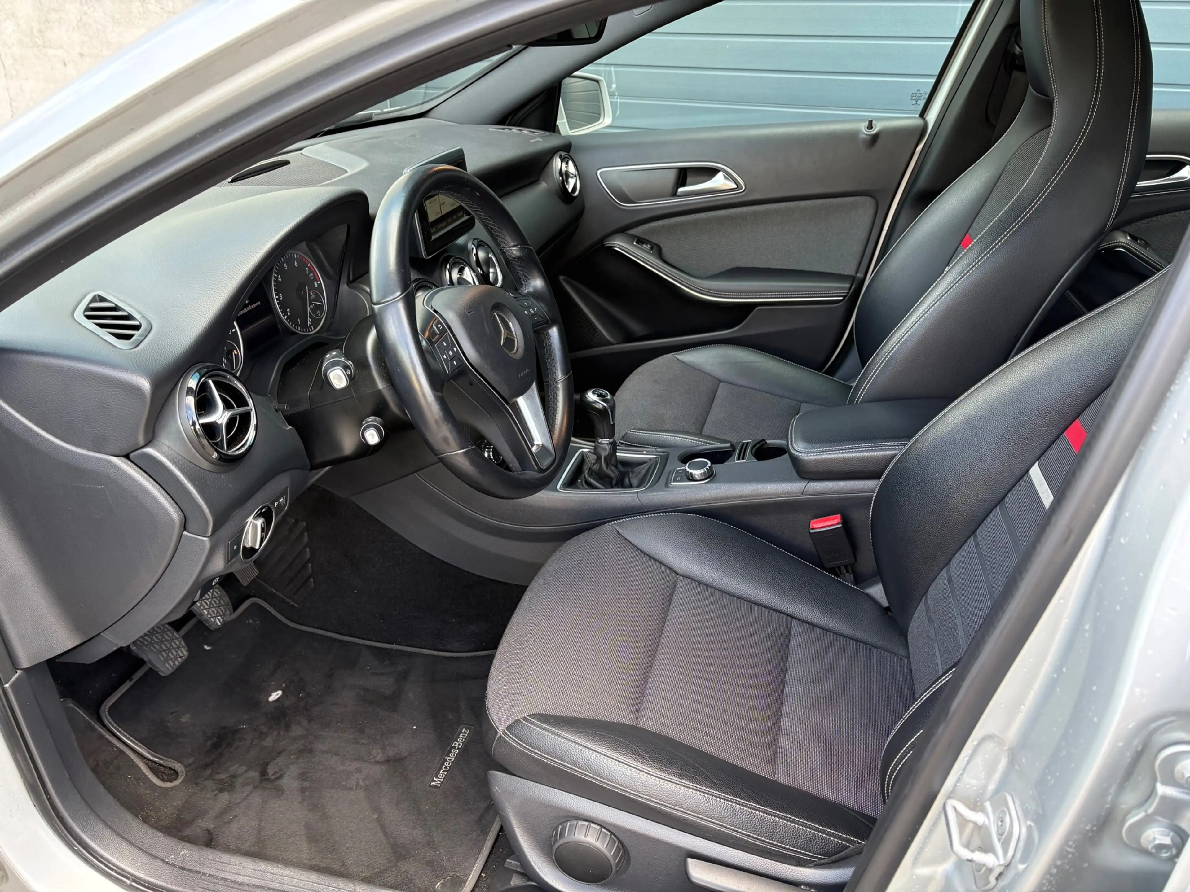 Mercedes-Benz A 200 Prestige NAVI PDC 2013 — photo 9