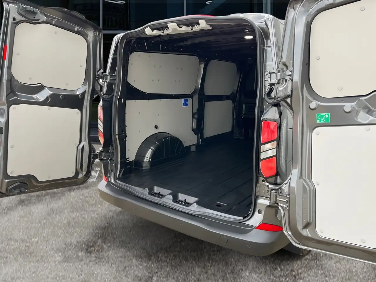 Ford Transit Custom FT320 L2 Trend AHK*70L*LED 10