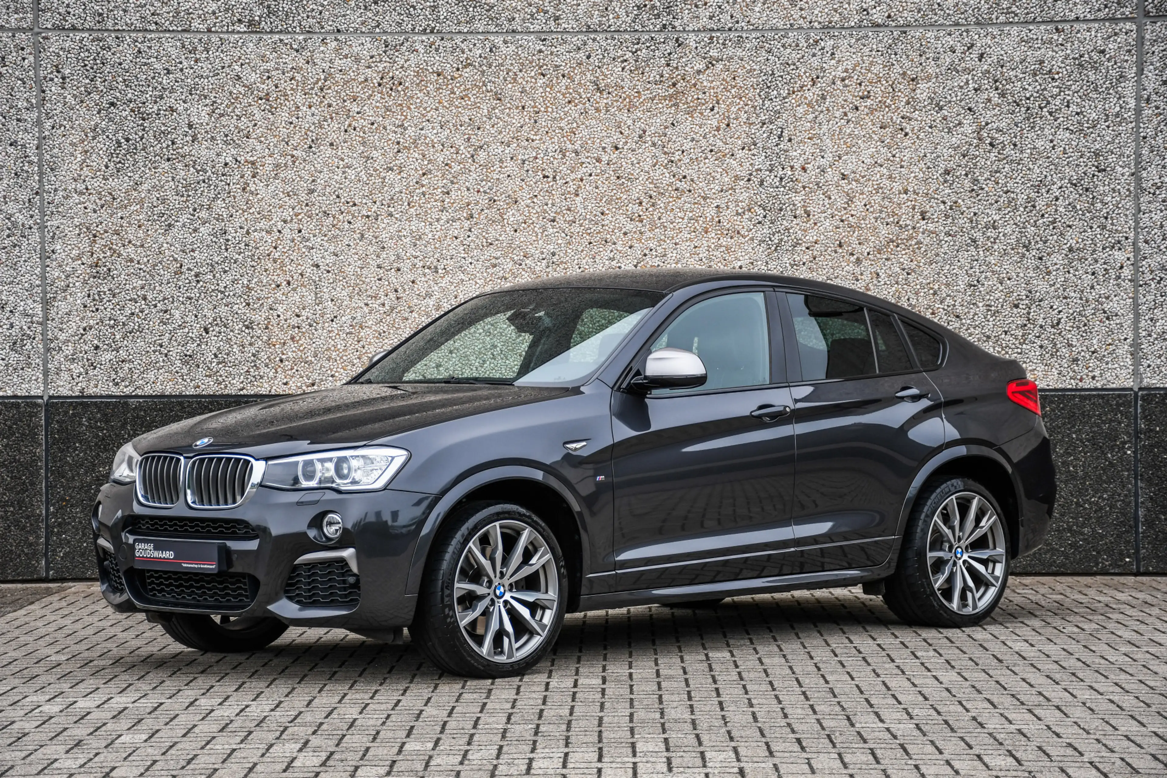 BMW X4 M40i High Executive — photo 2