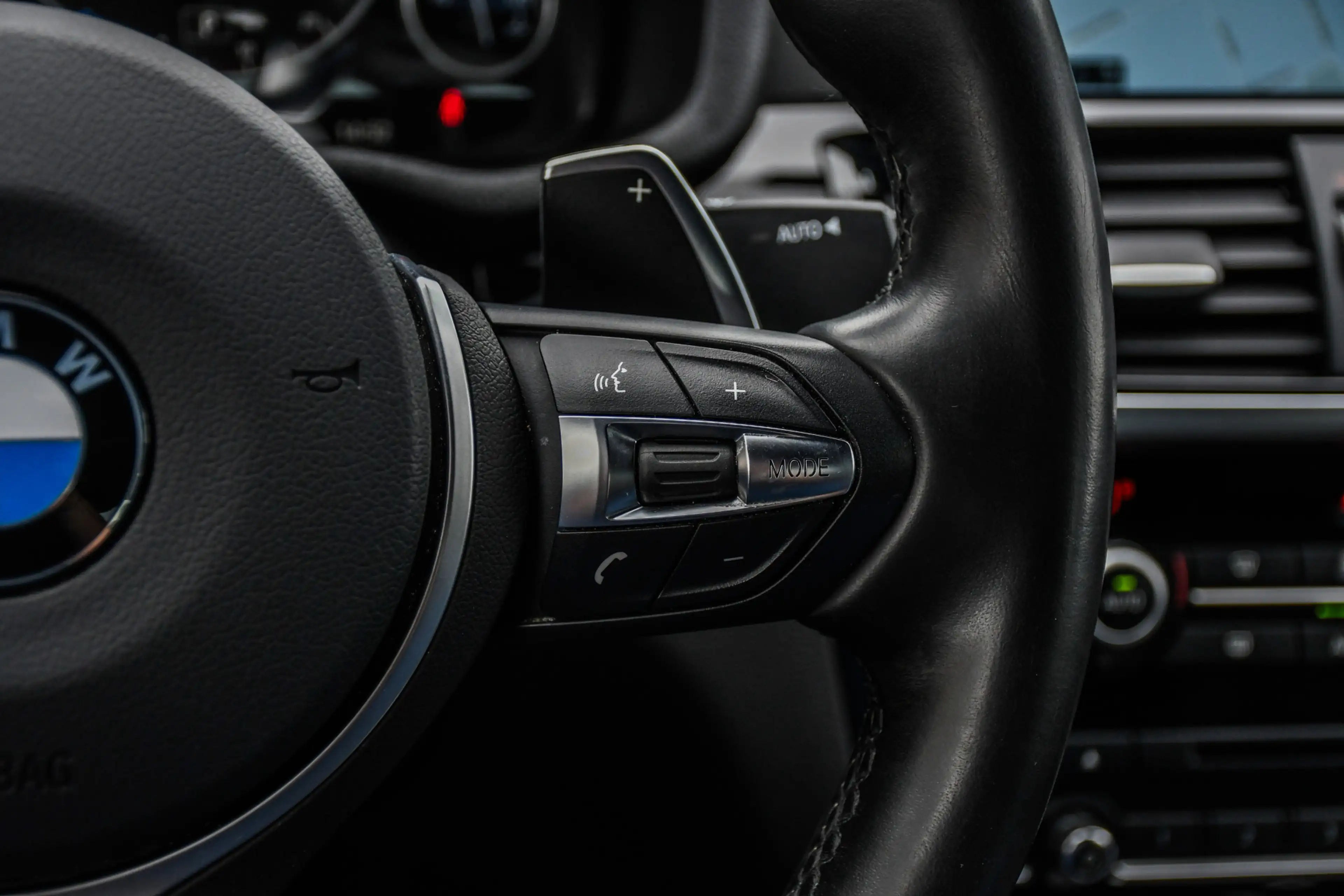 BMW X4 M40i High Executive — photo 11