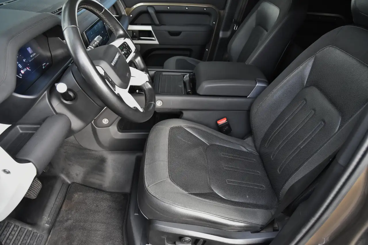 Land Rover Defender 110 D240 FIRST EDITION ***LICHTE VRACHT*** — foto 5