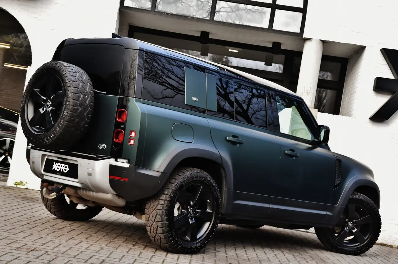 Land Rover Defender 110 D240 FIRST EDITION ***LICHTE VRACHT*** — foto 8