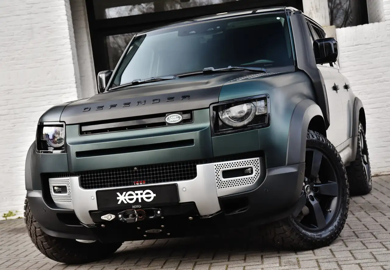 Land Rover Defender 110 D240 FIRST EDITION ***LICHTE VRACHT*** — foto 1
