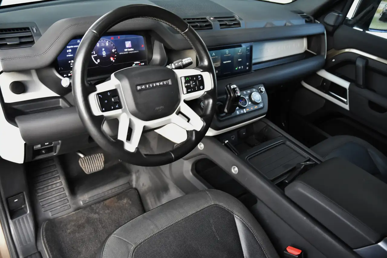 Land Rover Defender 110 D240 FIRST EDITION ***LICHTE VRACHT*** — foto 4