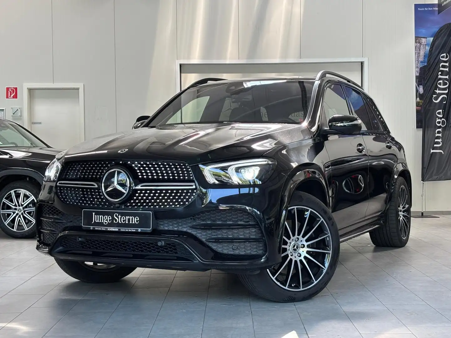 Mercedes-Benz GLE 400 d 4M AMG+BURM.HIGH+PANO+AIRMAT+AHK+DISTR Noir - 1