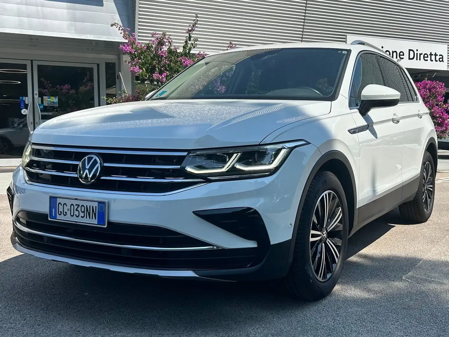 Volkswagen Tiguan Tiguan 1.5 tsi Elegance 150cv dsg Bianco - 2