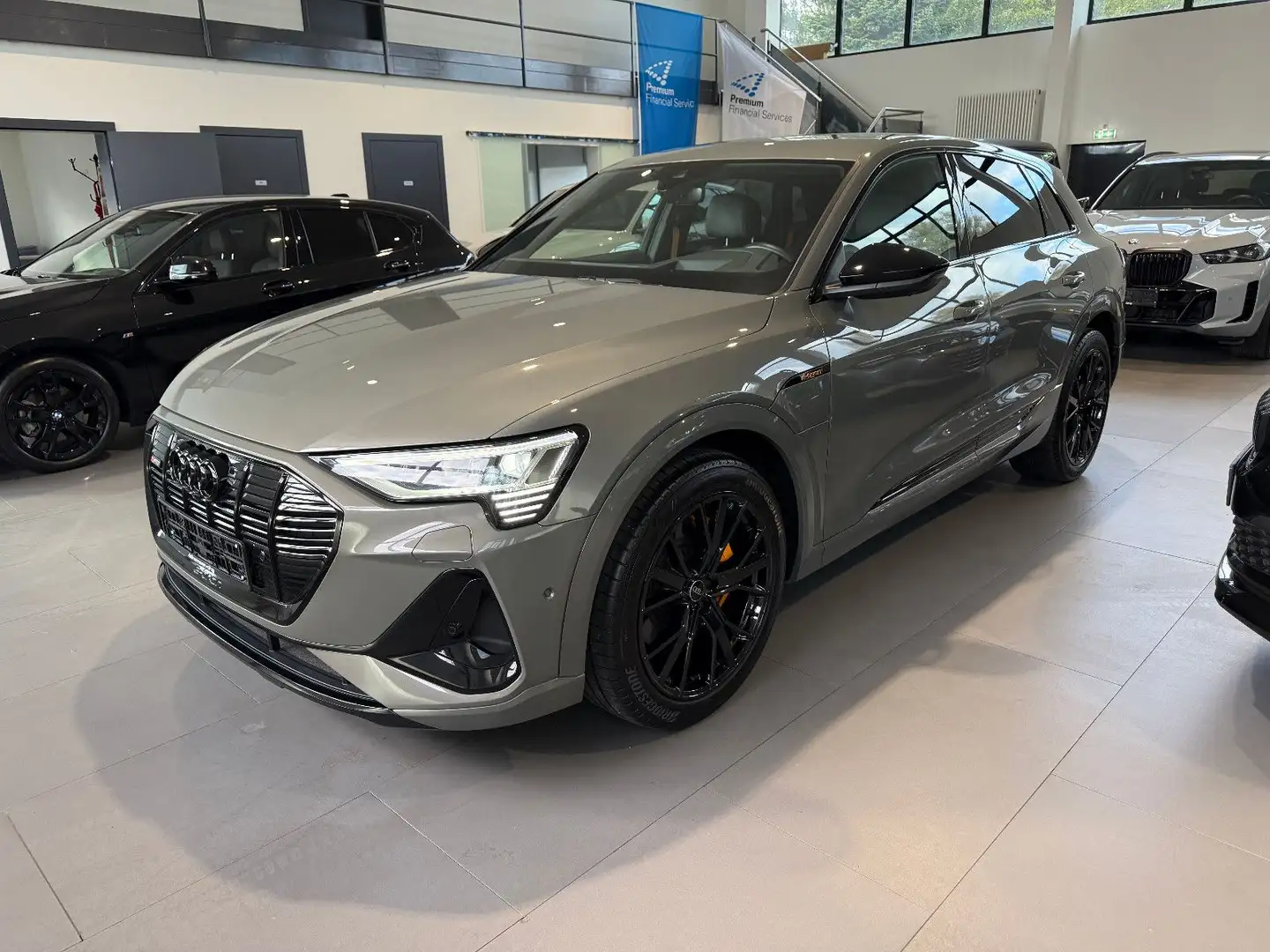 Audi e-tron 55 quat. S line Black Edition 360°/MATRIX Gris - 1