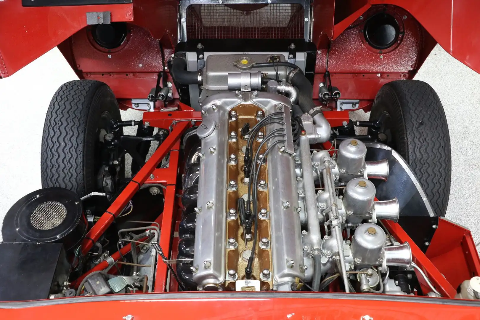 Jaguar E-Type Rouge - 1