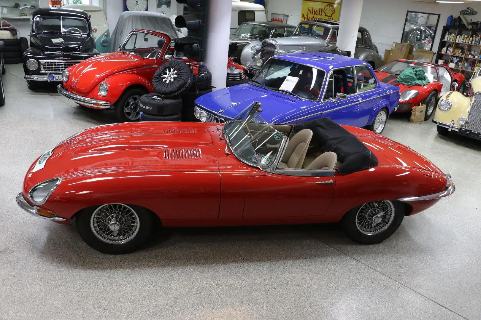 Jaguar E-Type Rot - 1