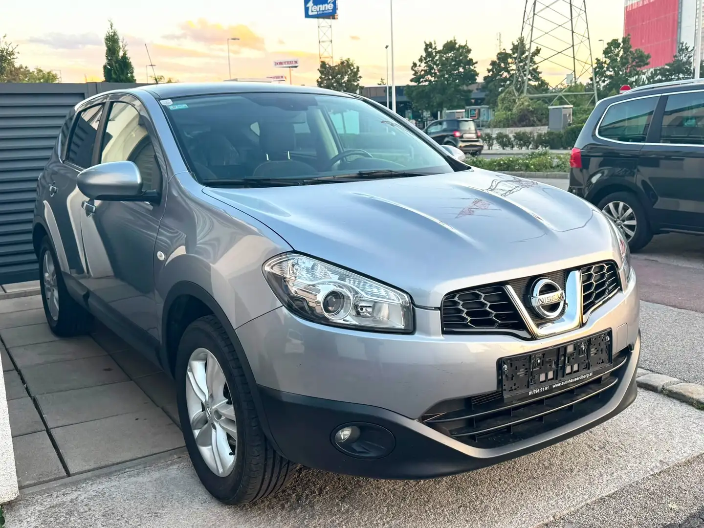 Nissan Qashqai I-Way 4X4 Allrad Panoramadach 8xReifen Navigation Grau - 1