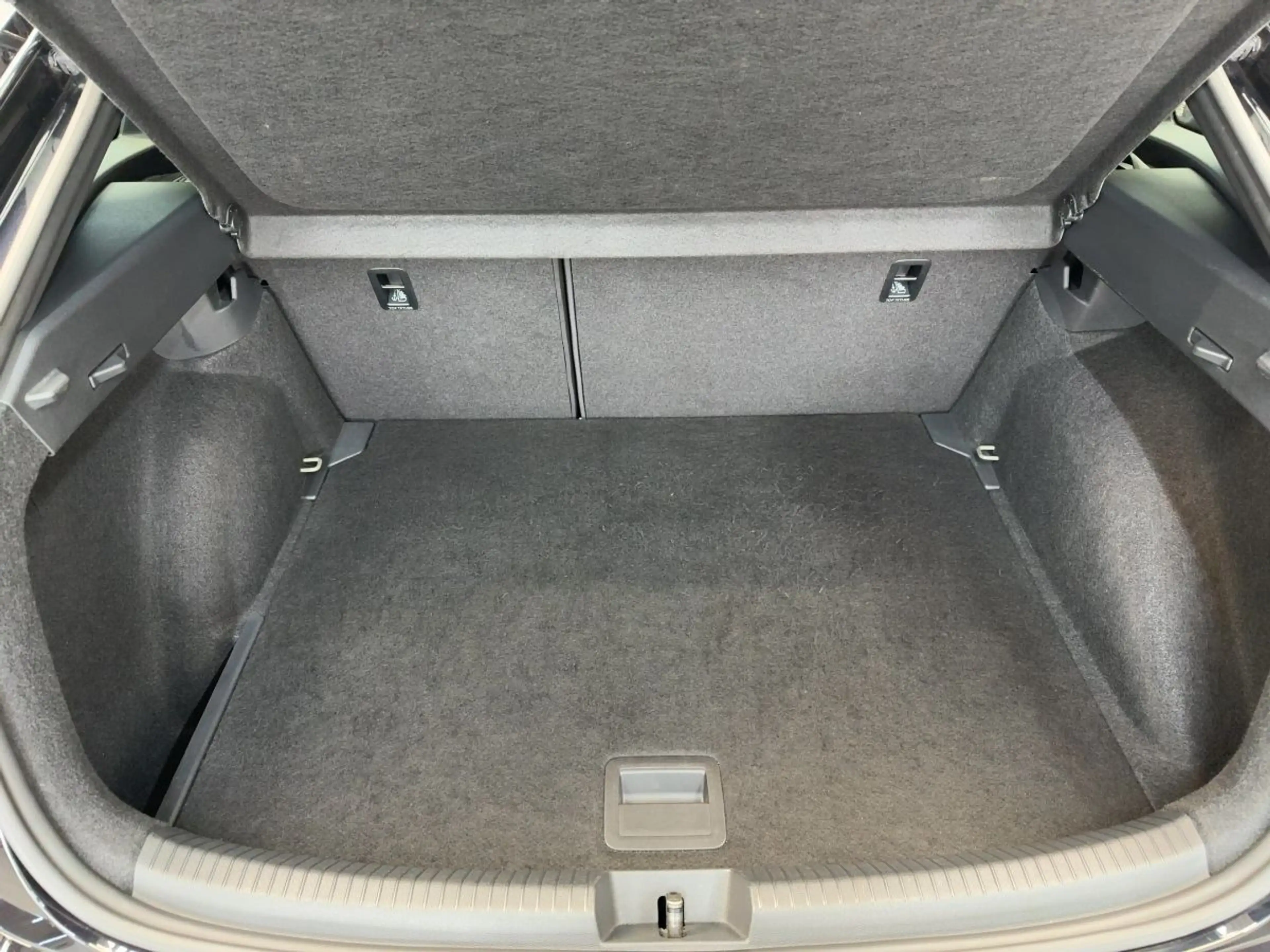 Volkswagen Taigo 1.5 TSI DSG "BLACK STYLE" R-Line AHK ACC L — photo 7