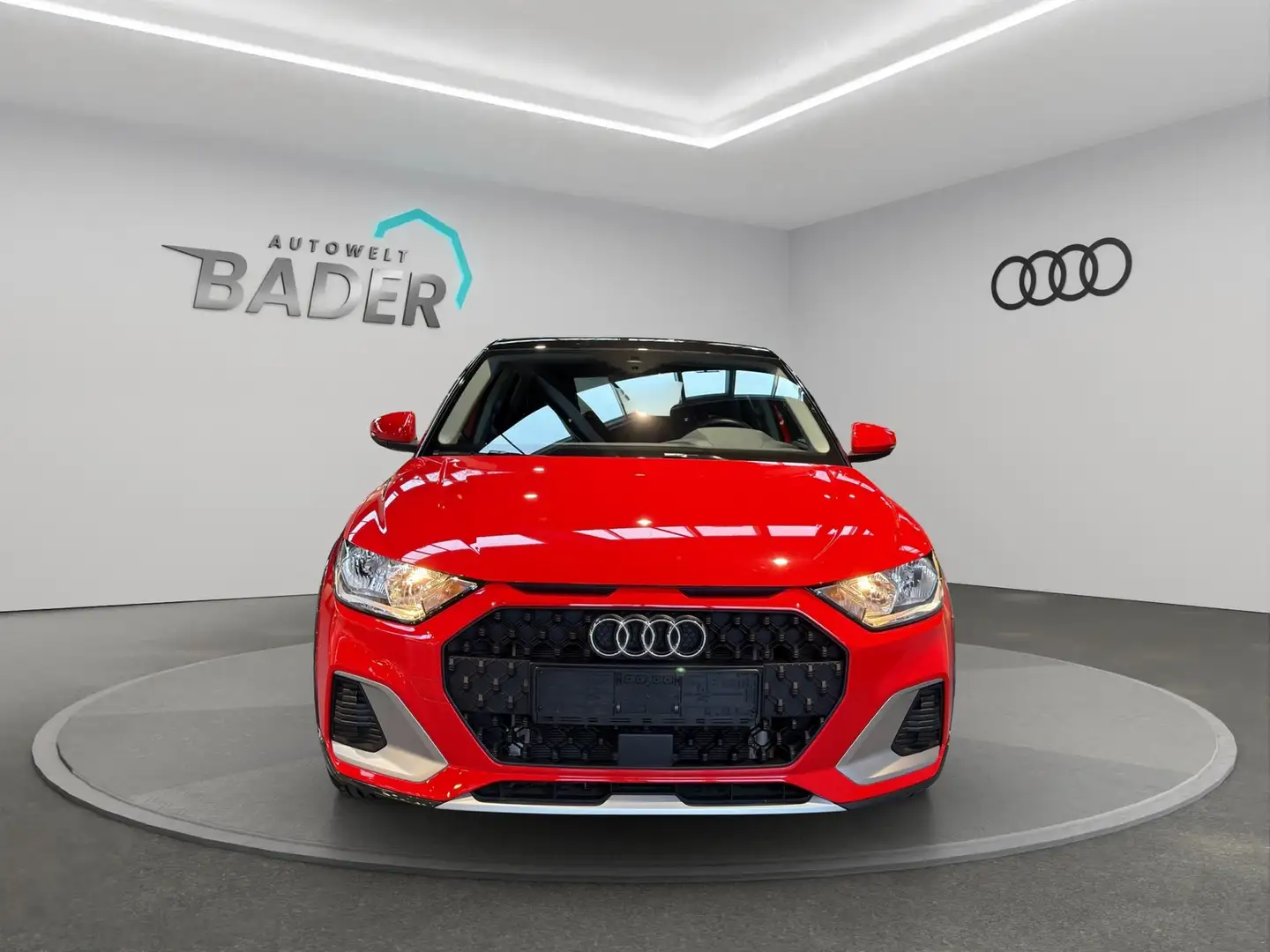 Audi A1 1.0 TSI citycarver DAB+ SZH 30 TFSI basis Rot - 2