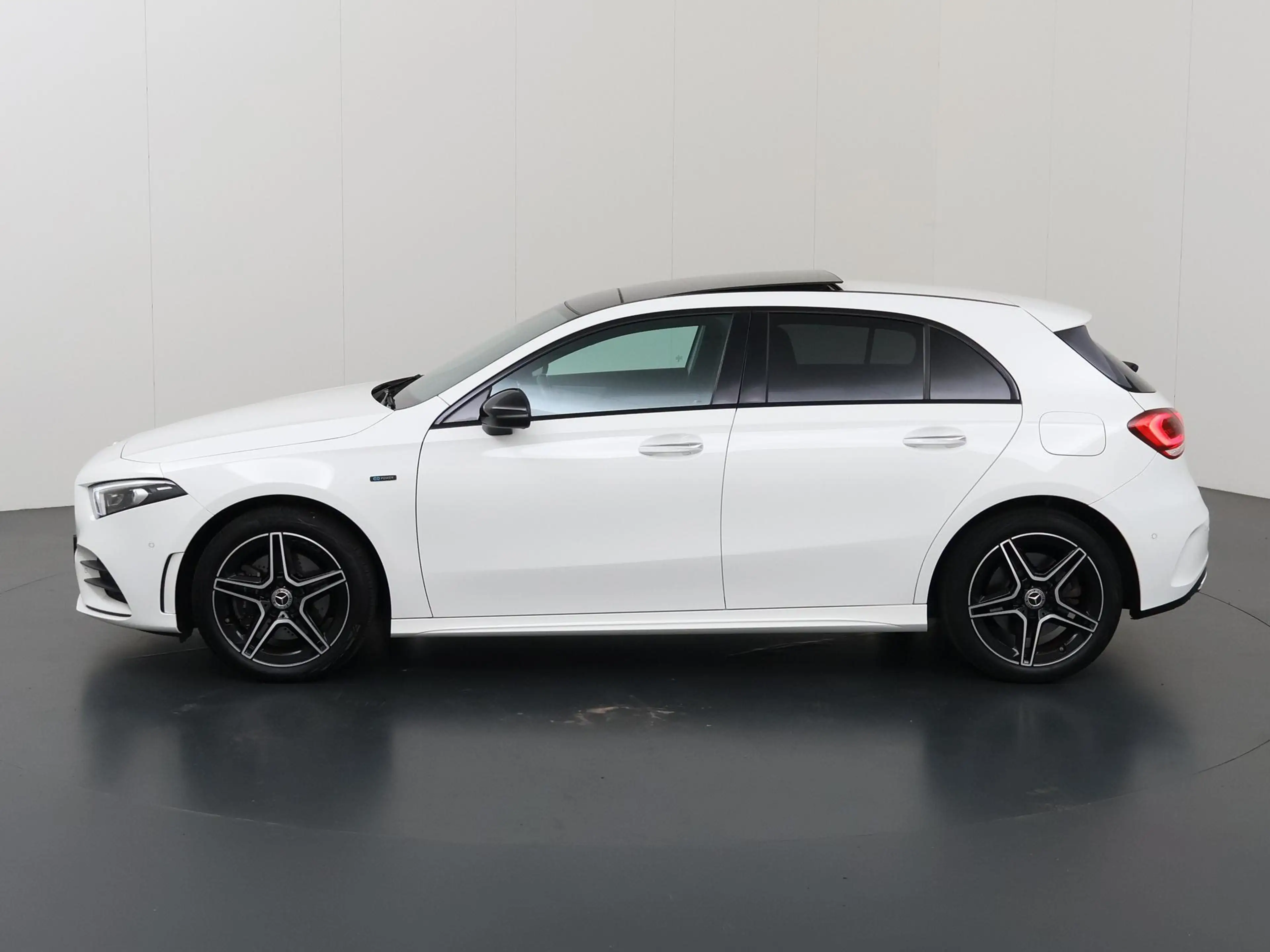 Mercedes-Benz A 250 e Business Solution AMG Limited | Night | Panorama — photo 5