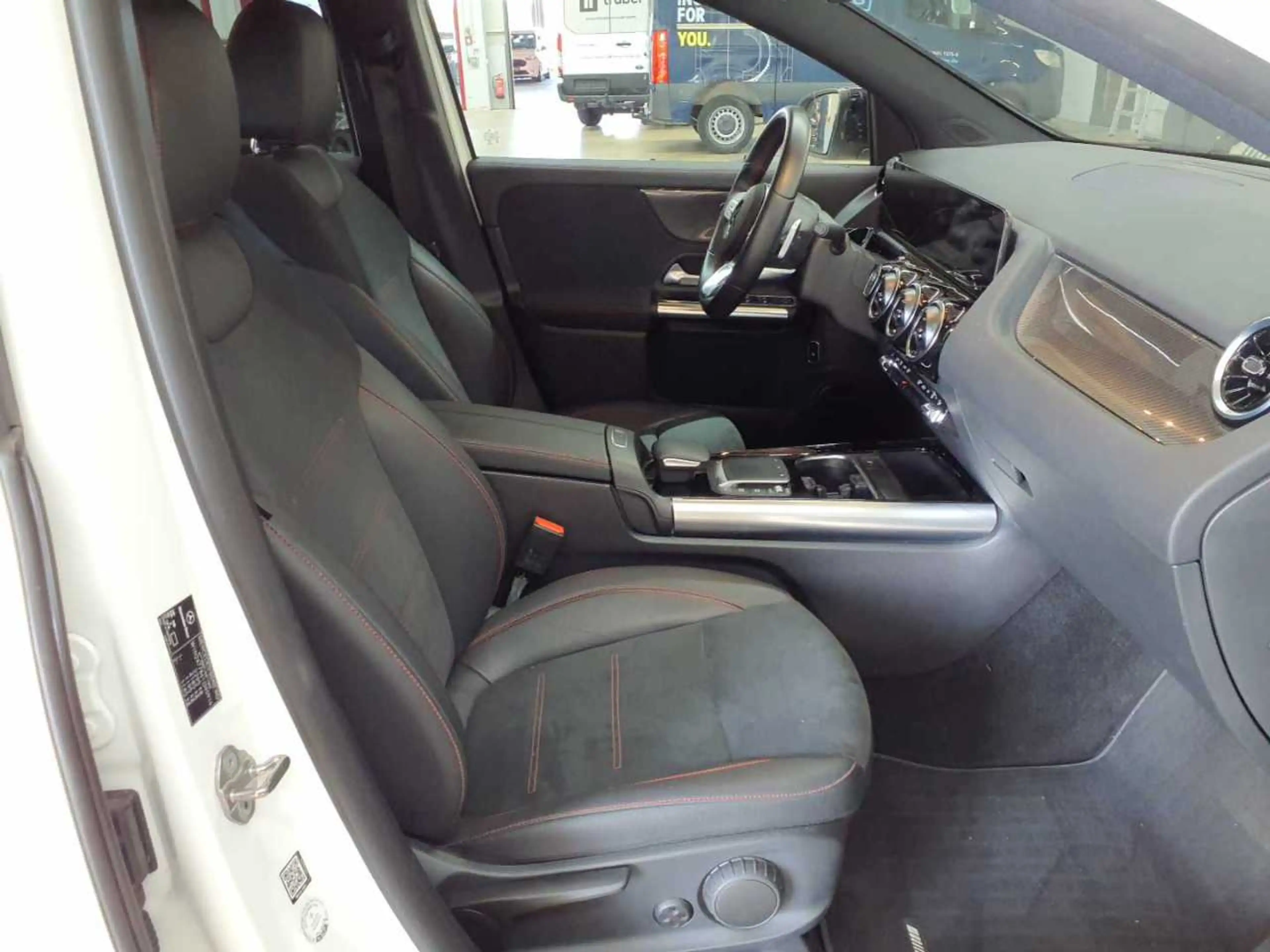 Mercedes-Benz GLA 250 GLA 250 e 8G-AMG BusiP Sound KAM LED — photo 7
