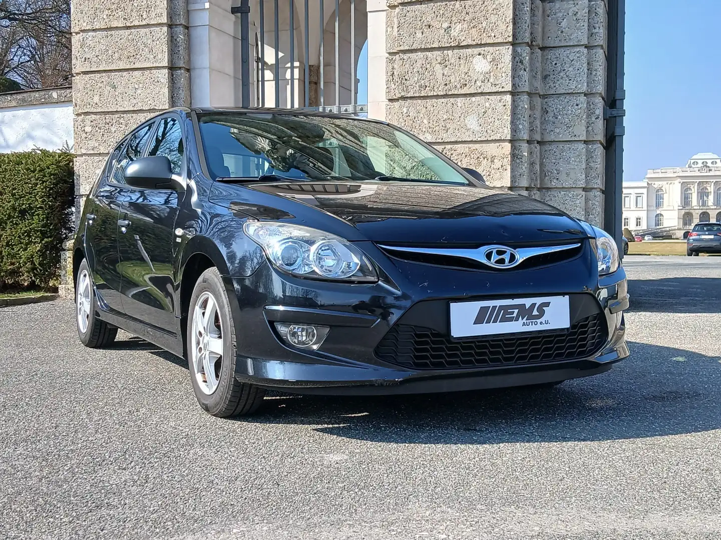 Hyundai i30 i30 1,4 *ÖAMTC PICKERL*KLIMA* Schwarz - 1