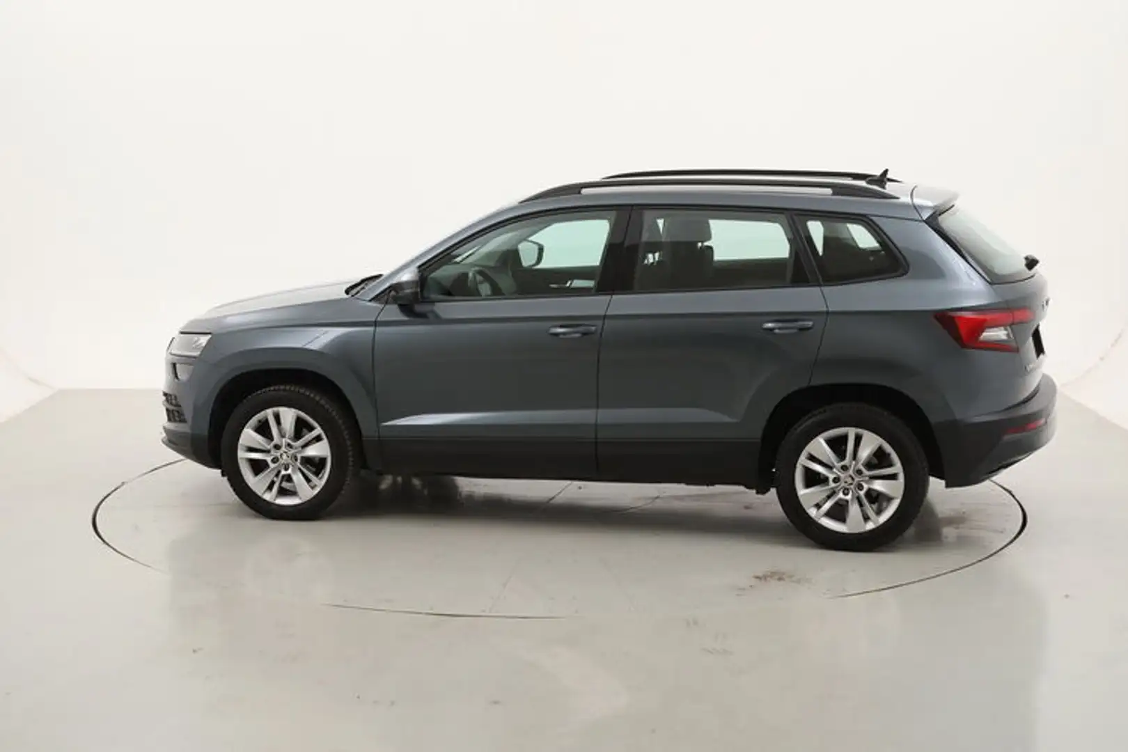Skoda Karoq Executive DSG 2.0 Diesel 116CV Grijs - 2