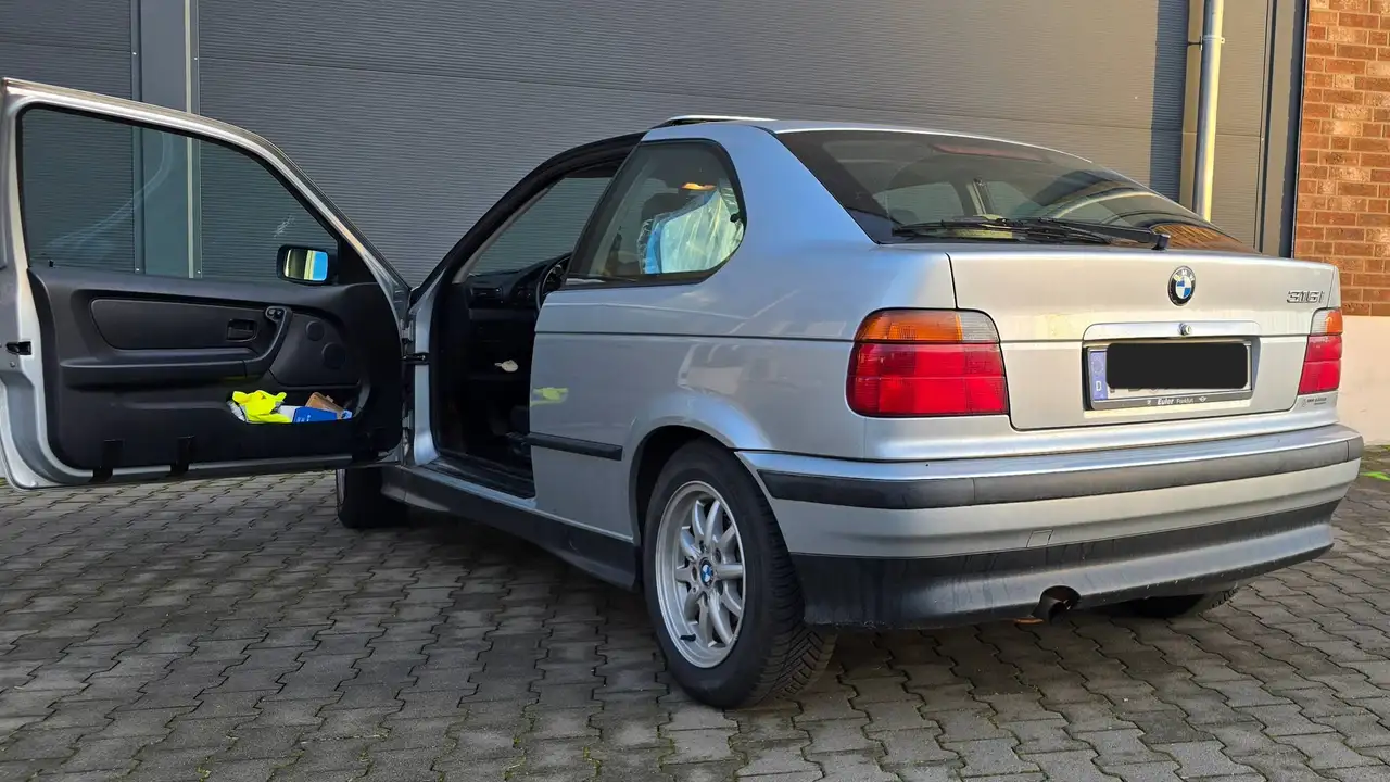 BMW 316i, foto 9