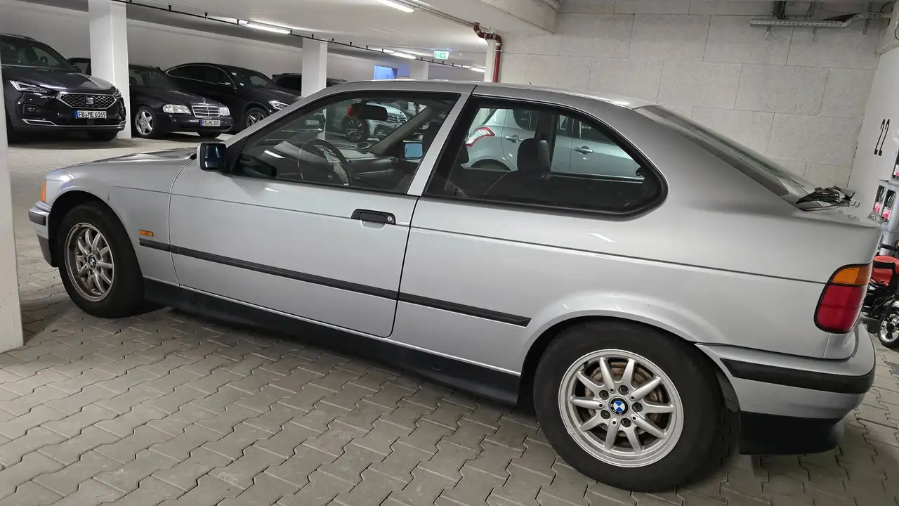 BMW 316i, foto 10