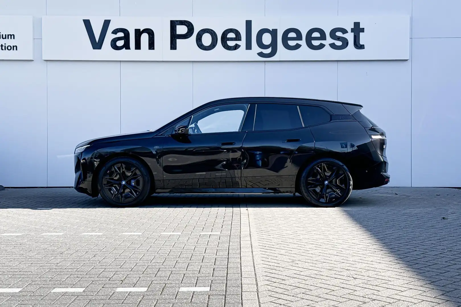 BMW iX M60 High Executive 112 kWh | Summer Sale 20 Zwart - 2