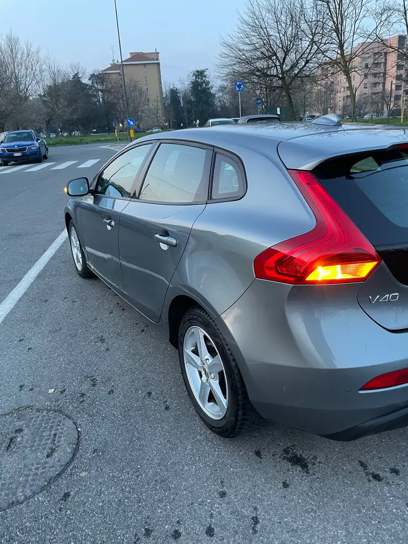 Volvo V40 2.0 d2 eco Business geartronic Grigio - 2