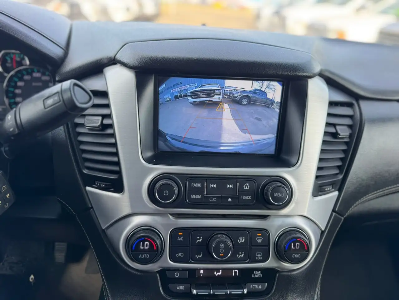 GMC Yukon снимка GMC Yukon
