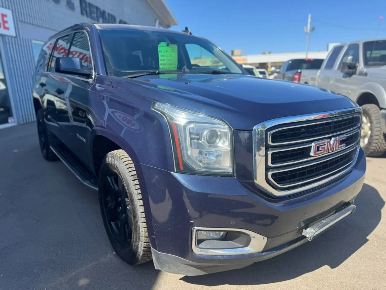 GMC Yukon снимка GMC Yukon