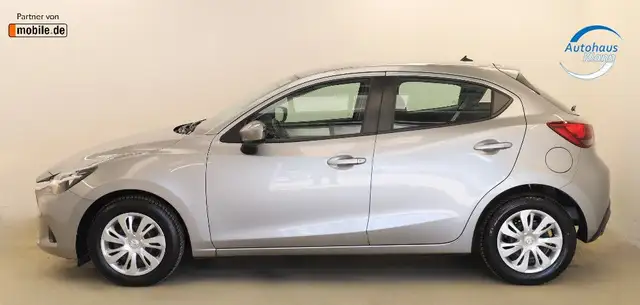 Mazda 2 view 4