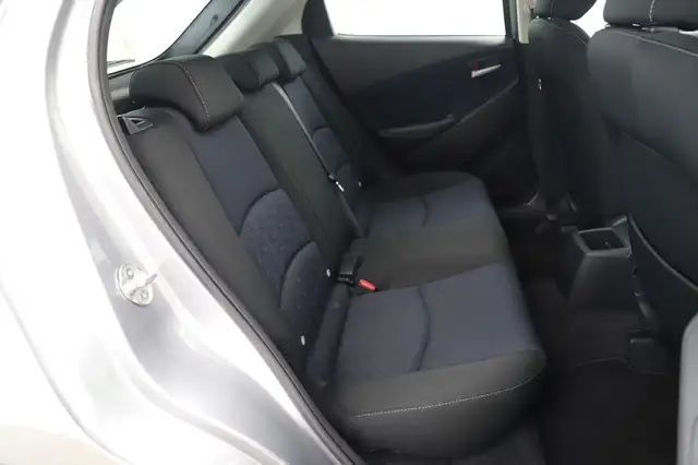 Mazda 2 view 14