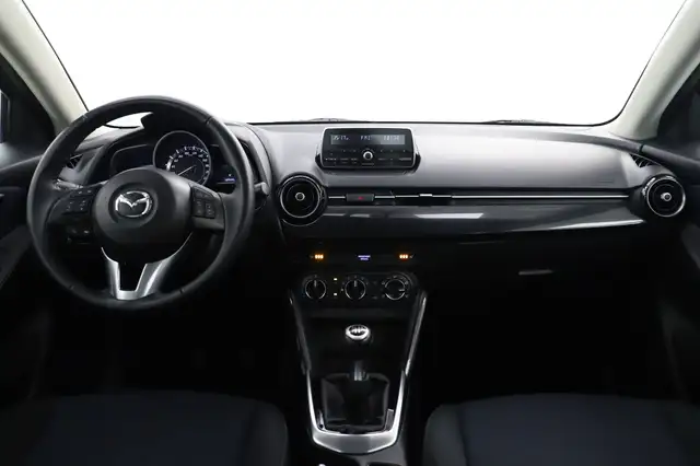 Mazda 2 view 15