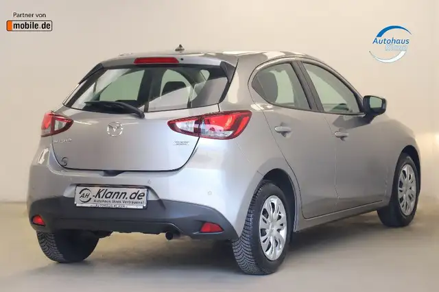 Mazda 2 view 8