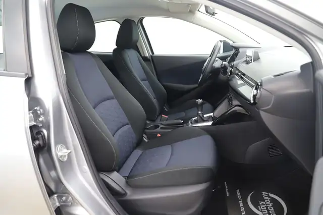Mazda 2 view 12