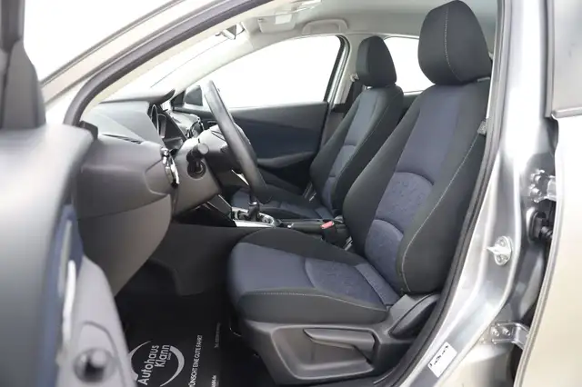 Mazda 2 view 10