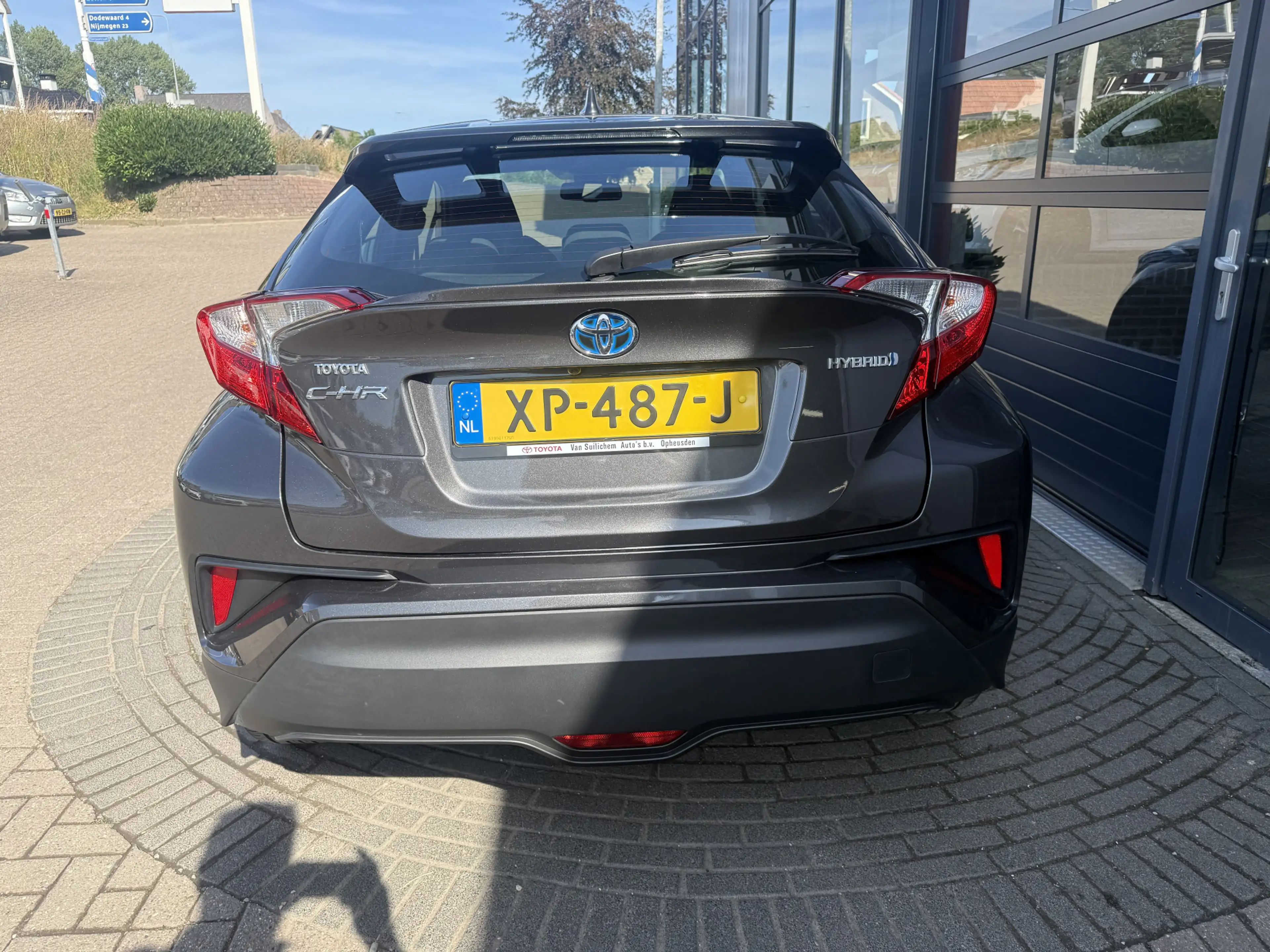 Toyota C-HR 1.8 Hybrid Active — photo 4
