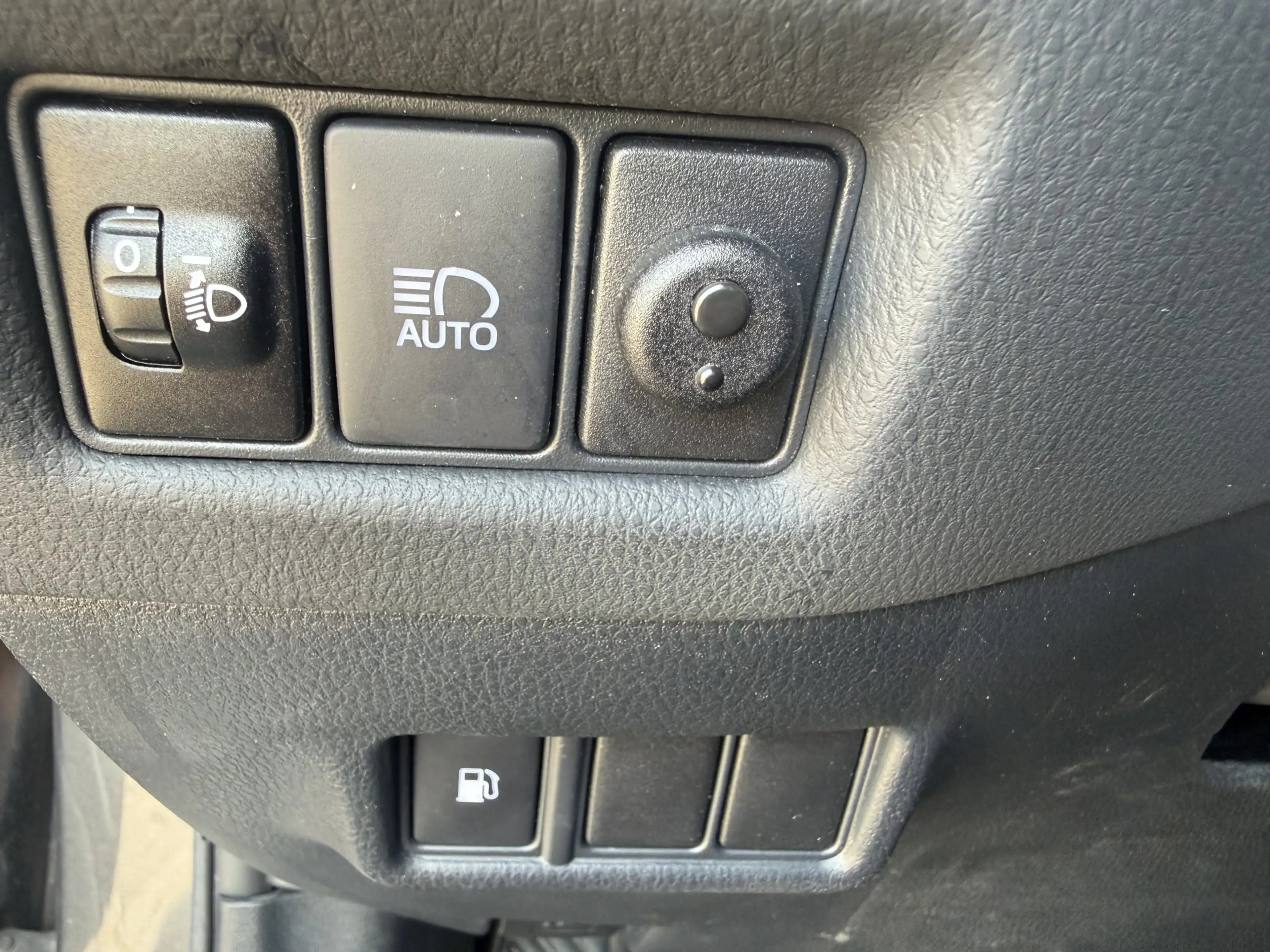 Toyota C-HR 1.8 Hybrid Active — photo 11