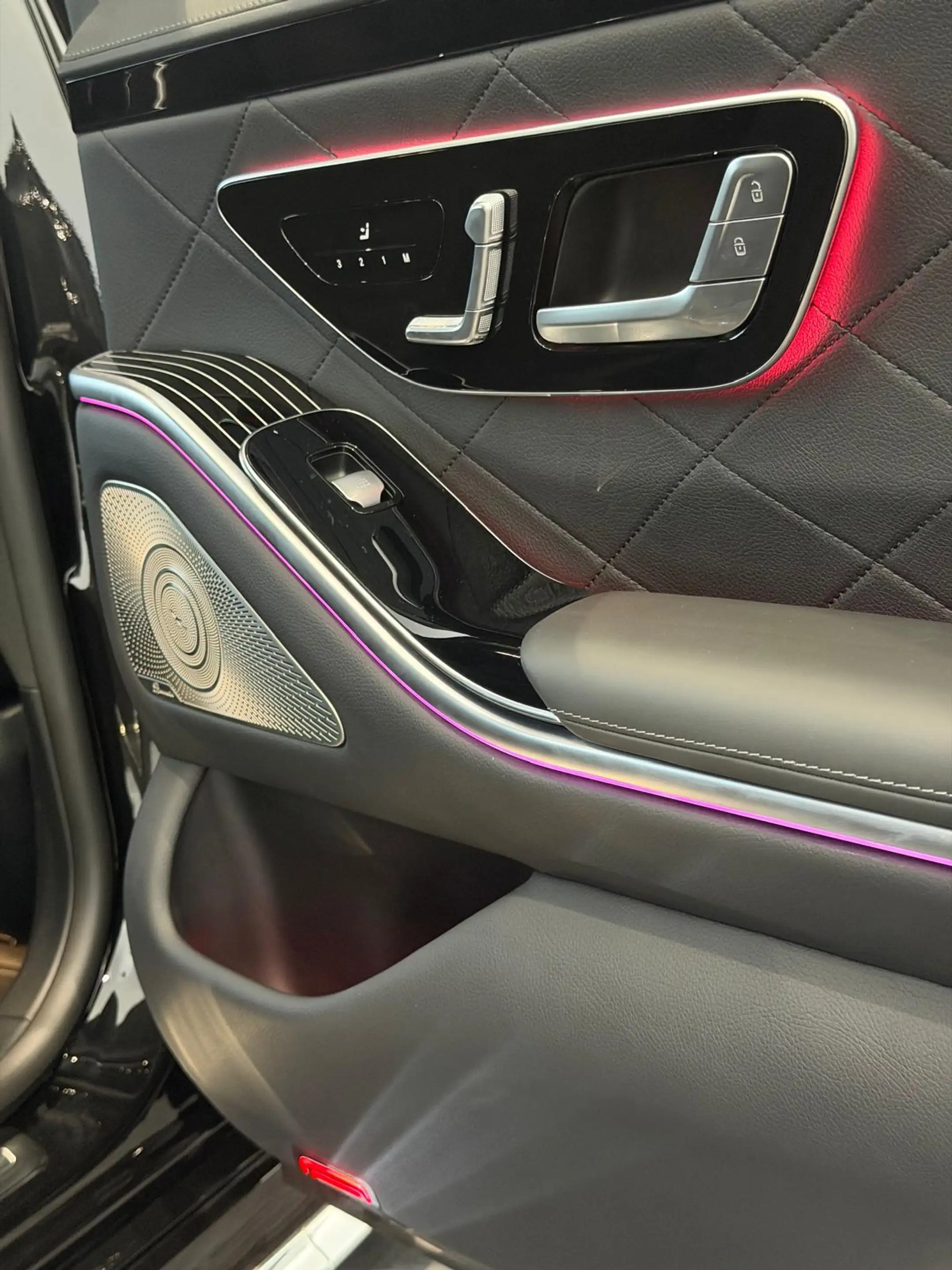 Mercedes-Benz S 580 S 580 e AMG-Line *Hinterachslenkung* — photo 31