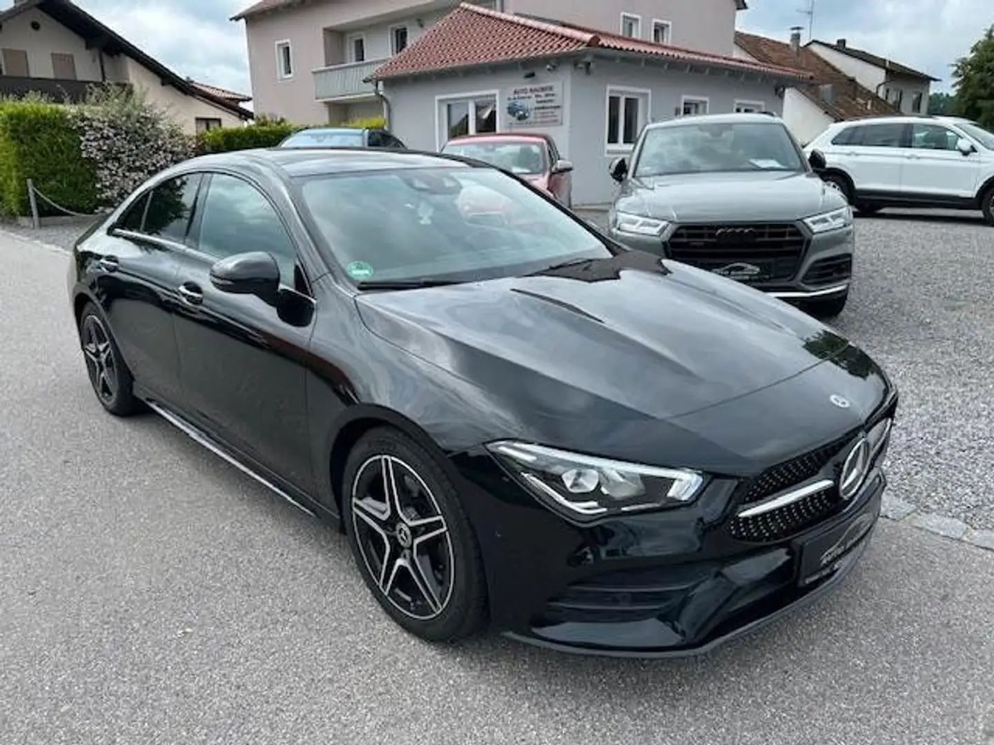 Mercedes-Benz CLA 200 AMG-Line *Night Paket* Schwarz - 1