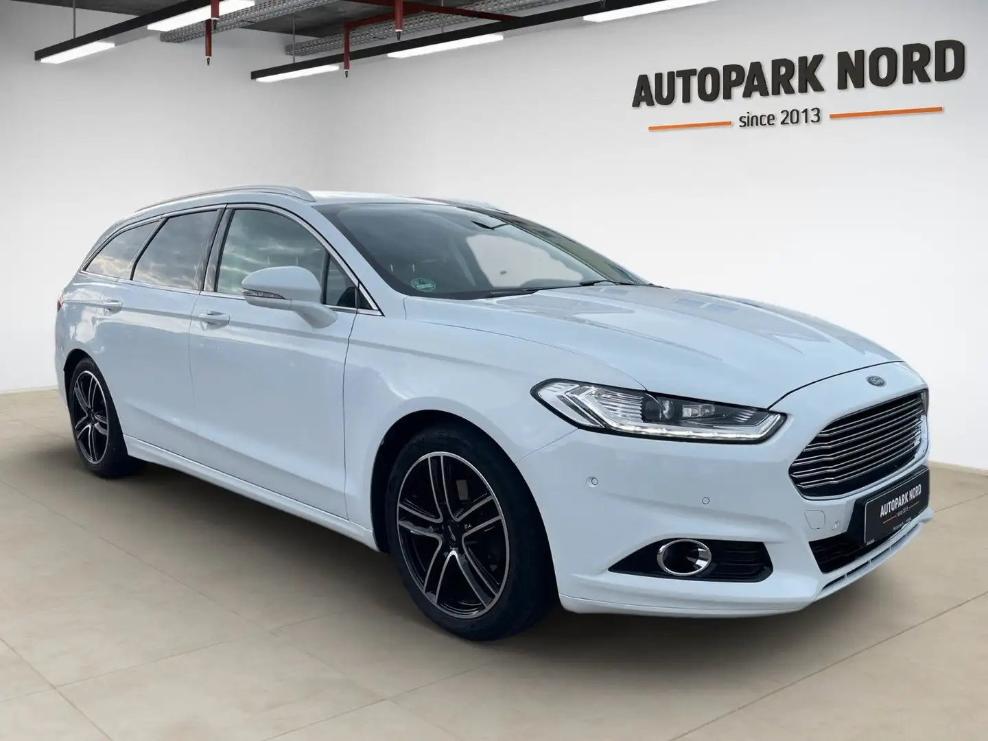 Ford Mondeo 2.0 TDCi Turnier Titanium Aut. / LED Weiß - 2