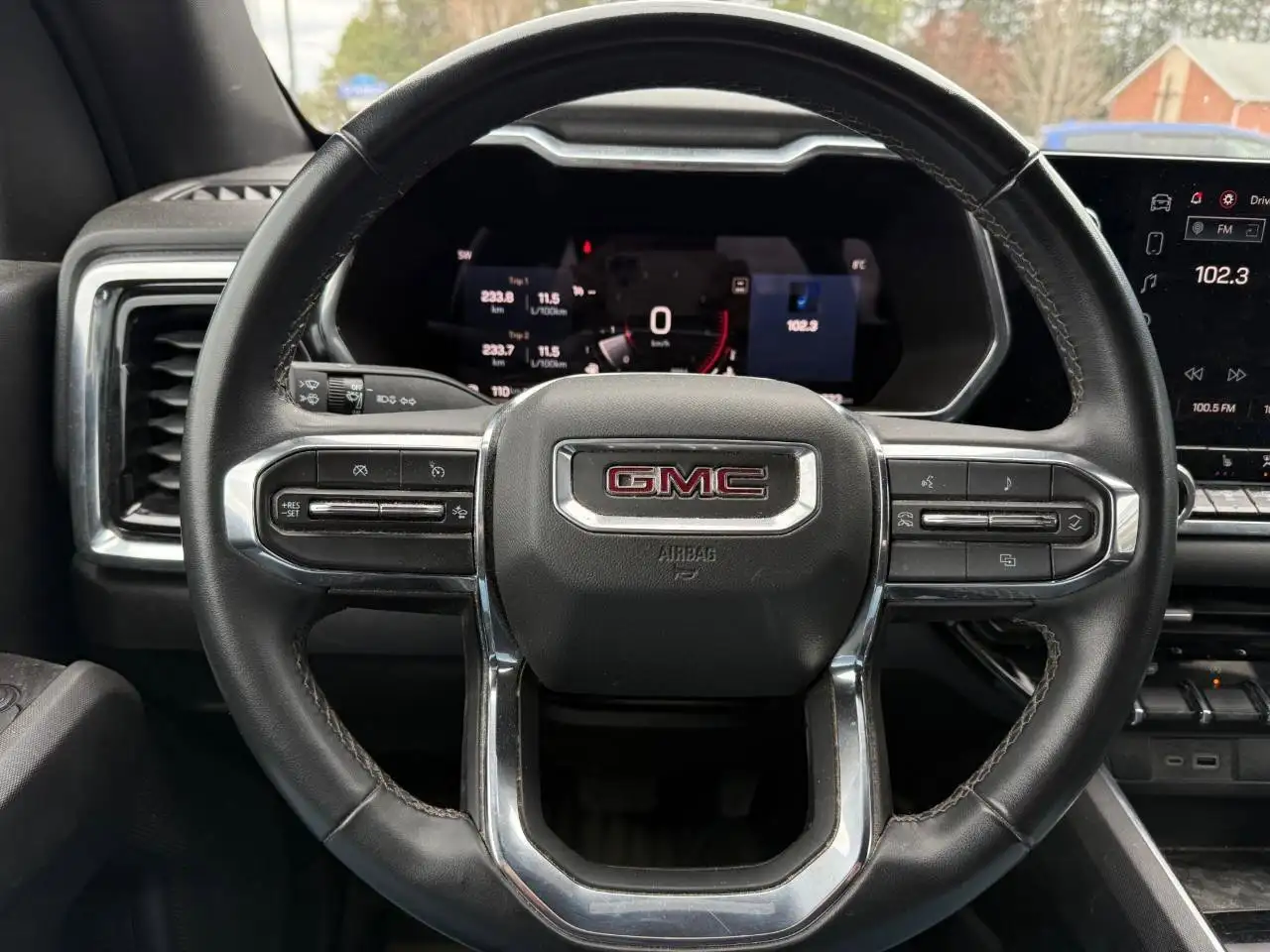 GMC Canyon photo GMC Canyon