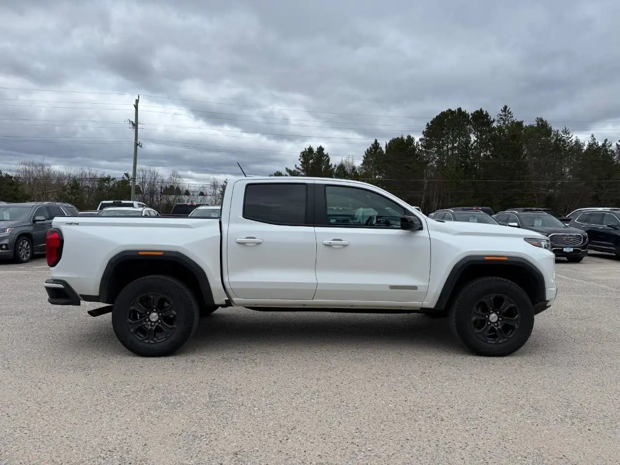 GMC Canyon photo GMC Canyon