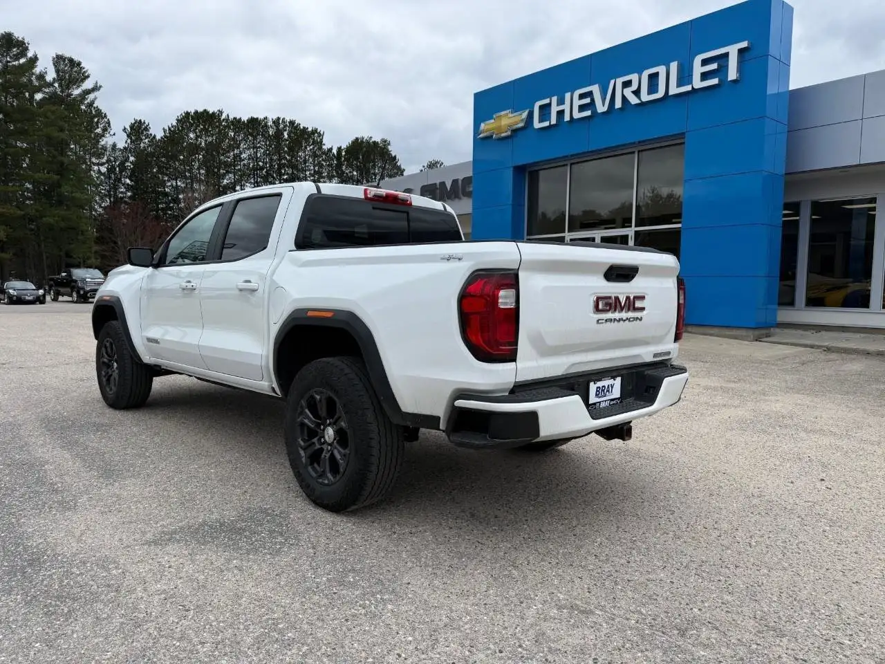GMC Canyon photo GMC Canyon
