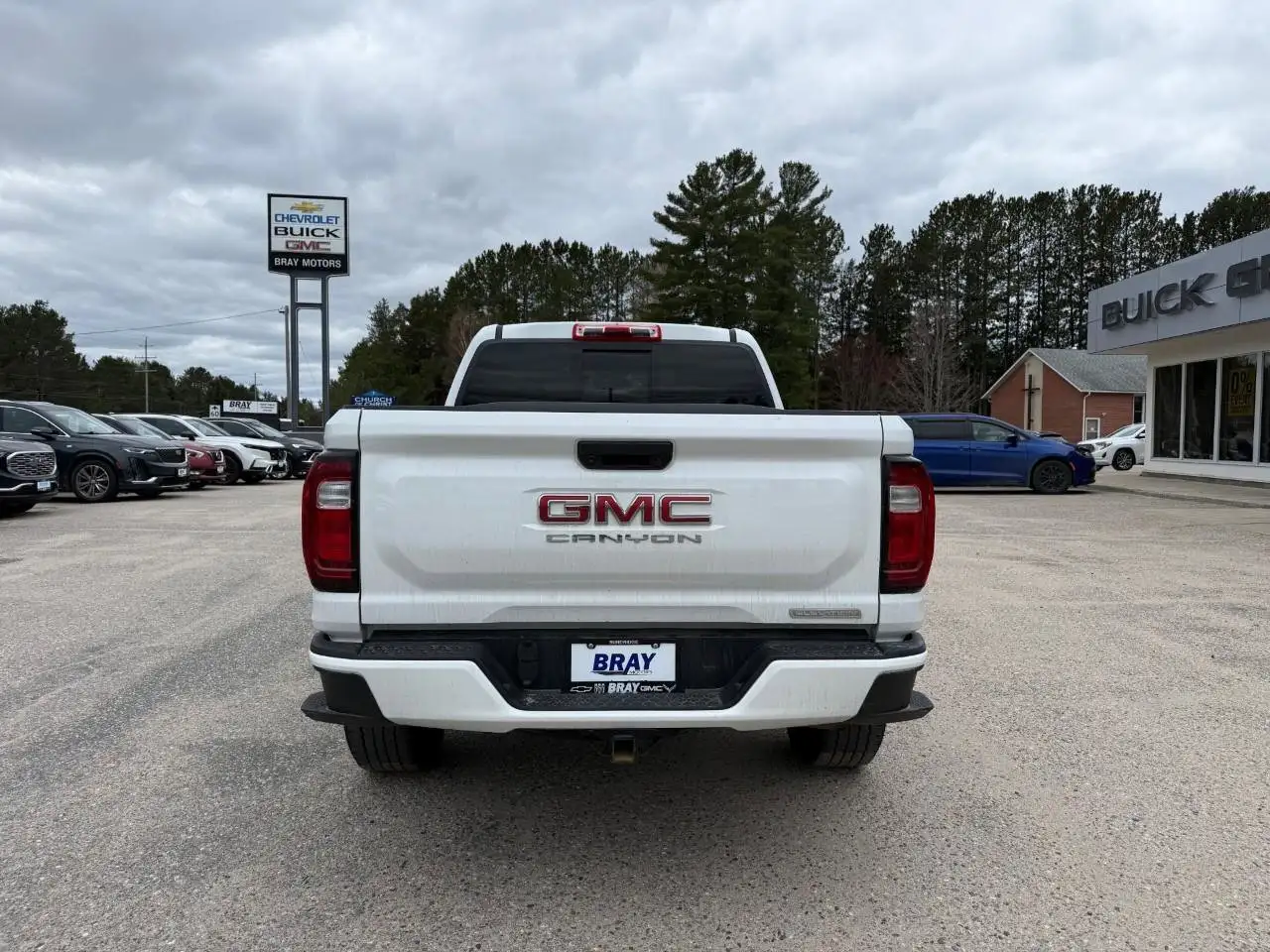 GMC Canyon photo GMC Canyon