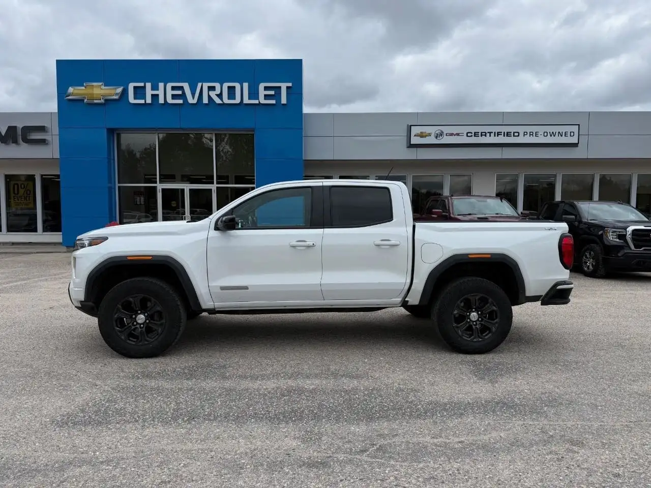 GMC Canyon photo GMC Canyon